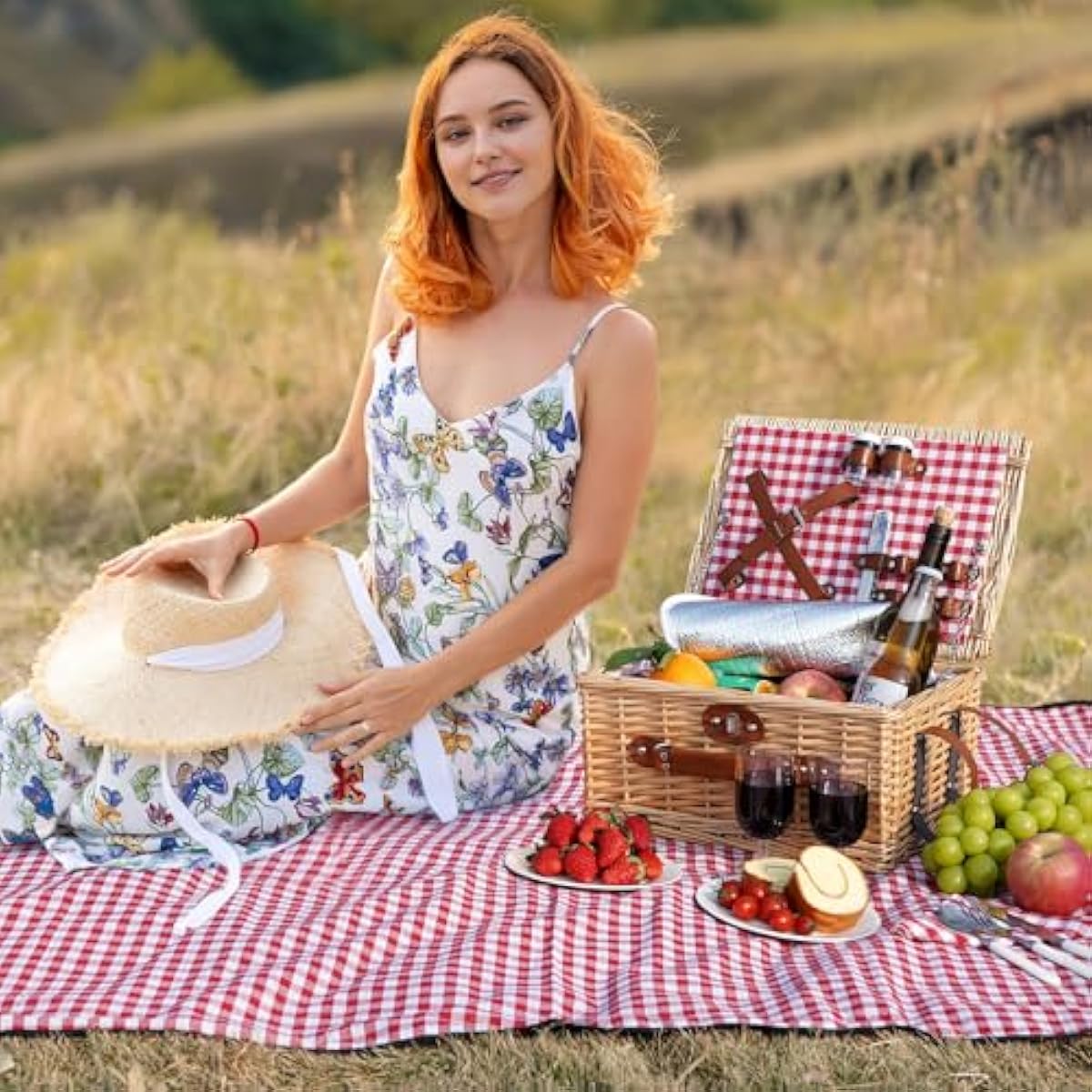 HappyPicnic Picnic Basket Set for 2 - Wicker Picnic Basket with Waterproof Blanket & Insulated Liner, Large Handmade Willow Hamper with Cutlery Kit for Outdoor, Picnic, Camping, Party, Holidays (Red)