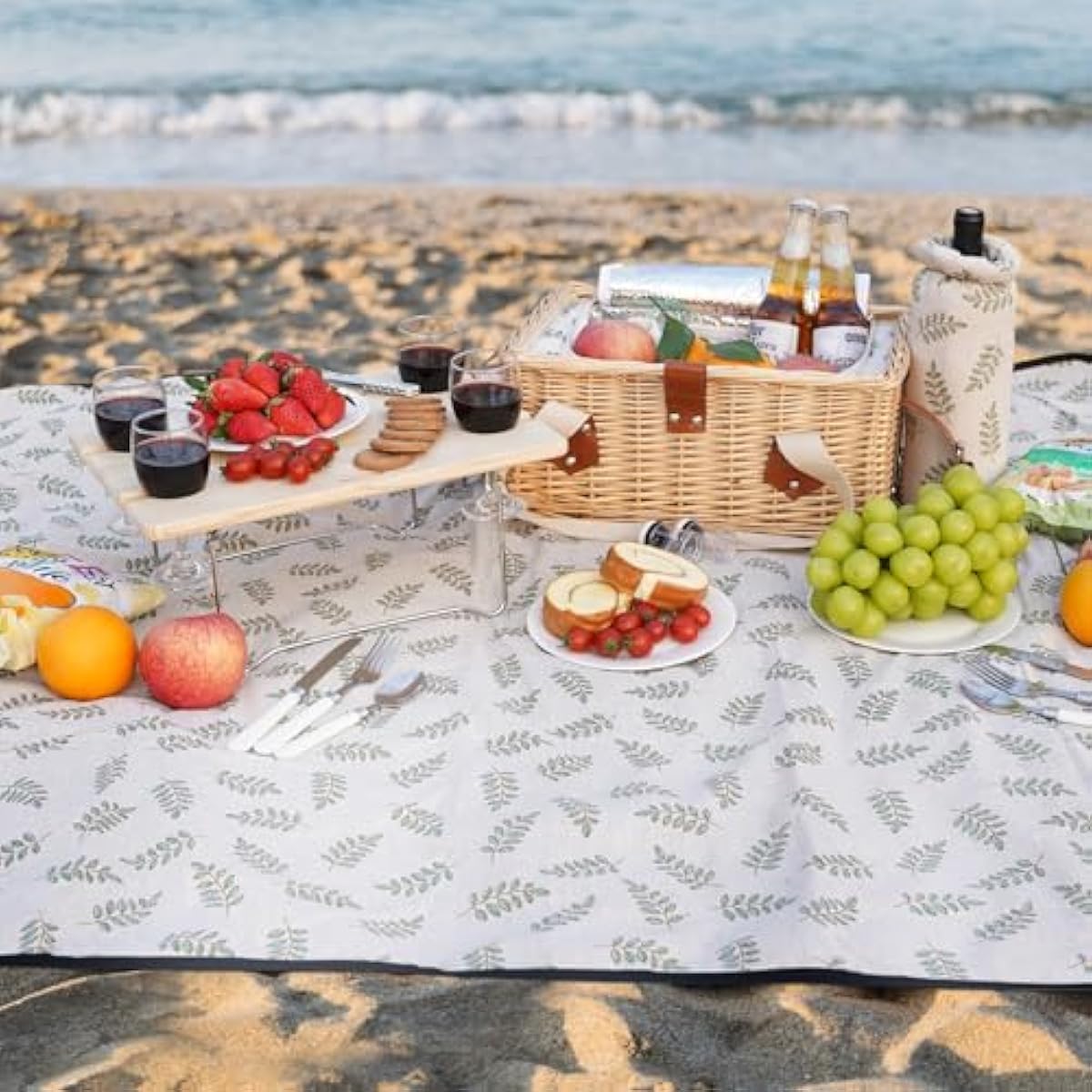 HappyPicnic Picnic Basket for 4, Handmade Wicker Picnic Set with Folding Table and Waterproof Blanket, Large Insulated Picnic Basket with Wine Bag & Cutlery Kit for Picnic, Camping, Holidays (Leaf)